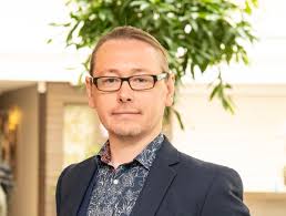 Simon Thomas, CEO at Paragraf