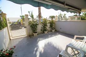 San benedetto del tronto situata a san benedetto del tronto, a 300 metri dalla spiaggia, la casa di giulia, al 7° piano davanti al mare offre l'aria condizionata, un balcone, un giardino e un parcheggio privato gratuito. Cala Luna Suite 8 Posti Fronte Mare A San Benedetto Del Tronto Mareadriatico Com