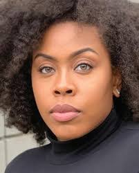 Loretta Calhoun's Instagram, Twitter & Facebook