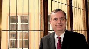 Serveru lidovky.cz to v úterý potvrdil tiskový mluvčí univerzity. Tomas Zima Z Pracovny Se Divam Na Stavovske Divadlo Mujrozhlas