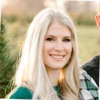 Tara Robertson's Instagram, Twitter & Facebook