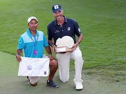 Matt Kuchar Stiffing His Caddie Was Horrible His Response To The Backlash Is Worse Sbnation Com