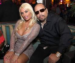 Where S The Bump Coco Austin Is Seven Months Pregnant But Doesn T Look It Loved By Parents Parenting News Pregnancy Advice News Reviews And Competitions
