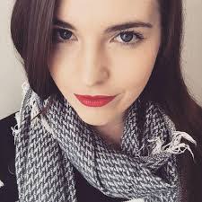 Belinda Meek's Instagram, Twitter & Facebook