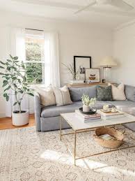 You will no doubt need some seating options incorporated into your living room design, which can range from small accent chairs to a big roomy sectional. Modern Living Room Ficus Audrey Modern Farmhouse Pinterest Home Inspiration Modern I Living Room Scandinavian Bright Living Room Farm House Living Room