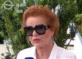 Balázs klári elárulta hány férfival volt együtt életében. Paroka Nelkul Lathato Balazs Klari Nincs Tovabb Titkolozas Square Sunglasses Square Sunglasses Men Square Sunglass