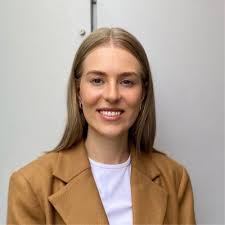 Last year I made the scary decision to go back to Uni in the pursuit of a  completely new career and yesterday I graduated from my Masters of Learning  and Teaching at