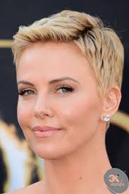 En Sik Kisa Sac Modelleri Yapimi Resimli Fikirleri Jpg 395 594 Oval Face Hairstyles Very Short Hair Short Hair Styles