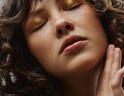 Christina Zabat Projektit :: Photos, videos, logos, illustrations and  branding :: Behance