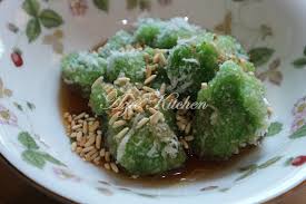 Negeri ini kaya akan budaya dan adat istiadat. Kuih Kato Katur Tradisional Kelantan Azie Kitchen