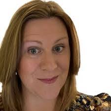 Amanda Firth's Instagram, Twitter & Facebook