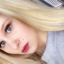 Emily Voss (vossbabe)