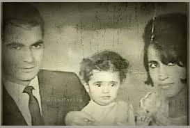 محمد عبده وابنه الأصغر من زوجته الفرنسية. Old Iraq Ø§Ù„Ø¹Ø±Ø§Ù‚ Ø§ÙŠØ§Ù… Ø²Ù…Ø§Ù† Ù…Ù†Ù‚ÙˆÙ„ ØµÙˆØ±Ø© Ù…Ù† Ø§Ù„Ø¹Ø§Ù… 1967 Ø§Ù„Ù…Ù…Ø«Ù„Ø© Ø§Ù„ÙƒÙˆÙŠØªÙŠØ© Ø§Ù„Ù…Ø¹Ø±ÙˆÙØ© Ø­ÙŠØ§Ø© Ø§Ù„ÙÙ‡Ø¯ Ù…Ø¹ Ø²ÙˆØ¬Ù‡Ø§ Ø§Ù„Ø¯ÙƒØªÙˆØ± Ø§Ù„Ø¬Ø±Ø§Ø­ Ø§Ù„Ø¹Ø±Ø§Ù‚ÙŠ Ù‚ØµÙŠ Ø§Ù„Ø¬Ù„Ø¨ÙŠ Ù…Ù† Ø§Ù„Ø¨ØµØ±Ø© ÙˆØ¨Ù†ØªÙ‡Ù…Ø§ Ø³ÙˆØ²Ø§Ù† ÙˆÙ‡ÙŠ Ø§Ù„Ø¨Ù†Øª Ø§Ù„ÙˆØ­ÙŠØ¯Ø© Ù„Ù„ÙÙ†Ø§Ù†Ø©