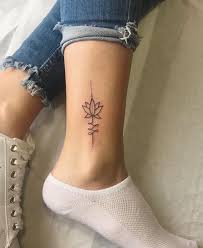 .de tatouage cheville femme, cependant, le tatouage cheville homme pourra également être envisagé. Tatouage Fleur Pinterest Boas Ideias Para Tatuagem Frases Para Tatuagem Feminina Tatuagens Sutis
