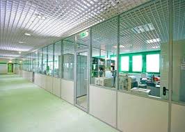 That's why, when it comes to glass walls and door systems, we are a preferred architectural interior glass office wall manufacturer for architects, designers contractors and owners. F300 Half Glass Partition System Man Offices