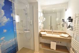 Grundriss badezimmer 12qm die besten 25 bad grundriss ideen auf. Hotelbad Sanierung Carat Hotel Gromitz