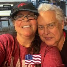 Debra Hoefling's Instagram, Twitter & Facebook