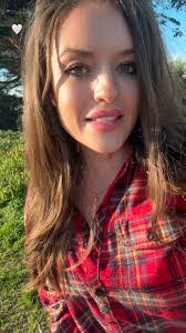 Cassandra Wakefield's Instagram, Twitter & Facebook