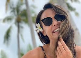 Fosta prezentatoare tv a declarat că este. Cum AratÄƒ Andreea Raicu In Costum De Baie La 43 De Ani Vedeta S A Fotografiat Pe Plajele Din Maldive Foto B1 Ro