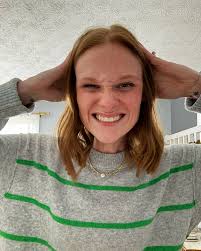 Katie Howarth's Instagram, Twitter & Facebook