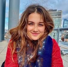 Alum Helps Kenyan Villagers Earn a Living from their Handicrafts