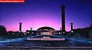 Bersempena program kembara bilal muda 2012, adik muhammad amnan yang baru berusia 9 tahun telahpun diberi peluang oleh pegawai syarak masjid negeri shah alam untuk melaungkan azan di sini. World Beautiful Mosques Pictures