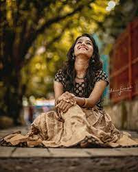 821 Likes 5 Comments Kerala Lens Queen 50k Kerala Lens Queen On Instagram Follow Kerala Lens Que Photography Poses Women Girl Poses Girl Photo Poses