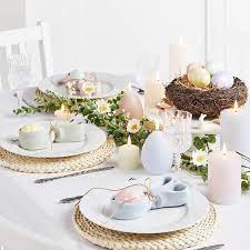 Easter table setting, easter tablescapes, farmhouse easter table decorating ideas, easter decor ideas, cottage style easter table. Designer S Ideas Lights And Colors Of Easter Decor Archi Living Com