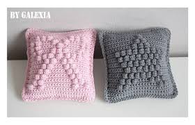 Mini Coussin Le Defi Du Tuto Sous L Oeil De Dam M By Galexia Tricot Et Crochet Coussin Au Crochet Point De Crochet En Relief
