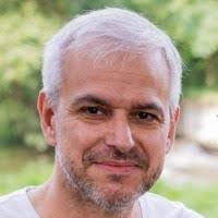 80+ profilů „Stark“