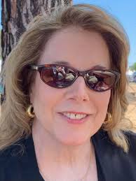 Deborah Mcqueen's Instagram, Twitter & Facebook