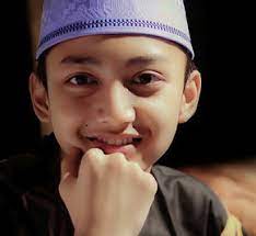 Grup sholawat ini lahir dari pondok pesantren nurul qodim kalikajar paiton di kota probolinggo. Biodata Dan Profil Lengkap Guz Azmi Terbaru Cepidis Com