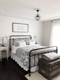 45 Charming Bedroom Furniture Ideas To Get Farmhouse Vibes Page 33 Of 45 Choti Decor Farmhouse Bedroom Decor Modern Farmhouse Bedroom Home Decor Bedroom