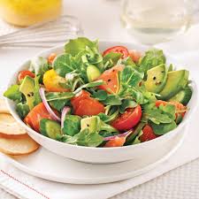 Salade Au Saumon Fume Et Avocat Recette Avec Images Salade Saumon Saumon Fume Recettes De Cuisine