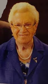 Betty Partridge's Instagram, Twitter & Facebook