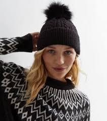 Black wool hot sale bobble hat