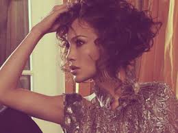 If you toe the line between wavy and curly, frame the face with long layers for your most flattering look. 30 Best Short Curly Hairstyles 2012 2013