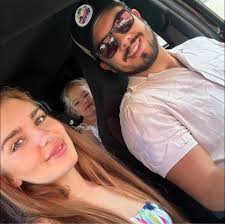 Staying At bougainvillea in June any chance anyone could tell us what the  food is like and the pools! are they hell to get a spot, first morning will  be most important