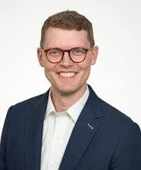 Timothy Ross's Instagram, Twitter & Facebook