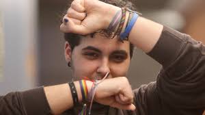 Adolescentes á espera dunha lei para poder ser