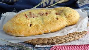 Pao De Cebola C Calabreza Receita Petitchef Recette En 2020 Recette Lardon Fougasse Recettes Pour Chien