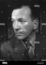 Noel coward 1930s hi-res stock photography and images