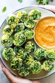 Green Summer Rolls With Mango Miso Sauce Make For A Perfect Warm Weather Food They Are Easy To Ma Delicious Vegetarian Warm Weather Recipes Vegetarian Recipes