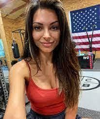 Tracy Gordillo's Instagram, Twitter & Facebook