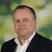 Tom Andor's Instagram, Twitter & Facebook