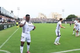 Koné reivindica su versatilidad y valora la competencia: “Si todos estamos enchufados, el equipo crece”