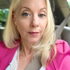 Comments - Mysterious woman tells school board that Scholastic book sparked  porn addiction