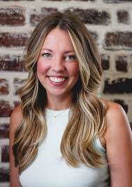 Allison Moorman's Instagram, Twitter & Facebook