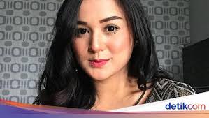 Sama dengan anisa bahar, putrinya, juwita tofhany alias juwita bahar pun meminta doa dari netizen untuk kesembuhan neneknya. Njj9fa84v8dqem