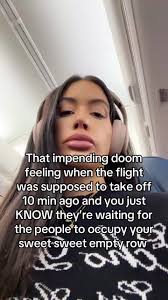 i beg you to close the doors ✈️